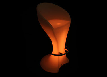 중국 원격 제어 색깔을 가진 재충전용 LED 막대기 의자 PE 소성 물질 협력 업체