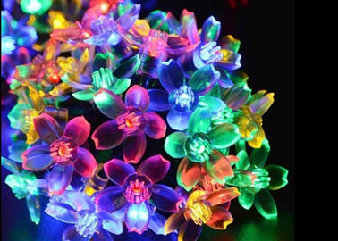 중국 30의 LED/50의 LED 램프가 방수 꽃송이 태양 강화한 옥외 끈에 의하여 점화합니다 협력 업체
