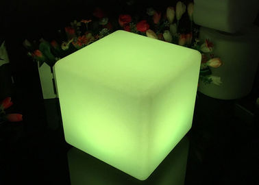 중국 장식 옥외 정원을 위한 LED 입방체 발판을 바꾸는 30Cm/40cm 색깔 협력 업체